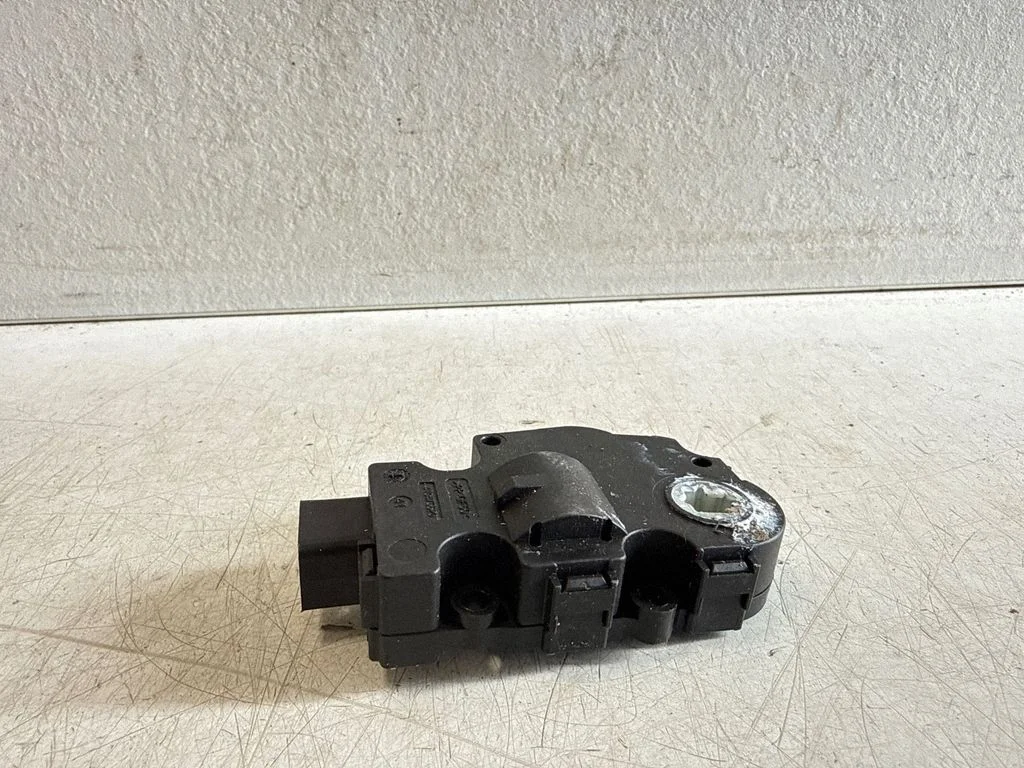 Gaisa aizvara motoriņš/aktuators 410475520