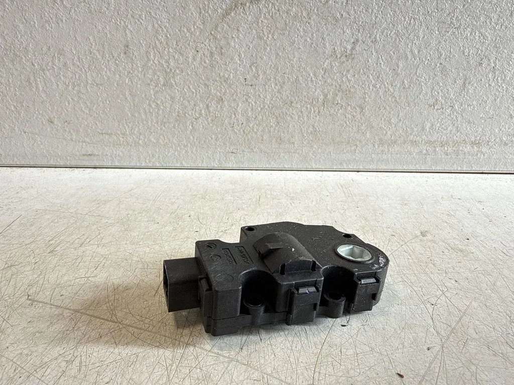 Gaisa aizvara motoriņš/aktuators 410475520