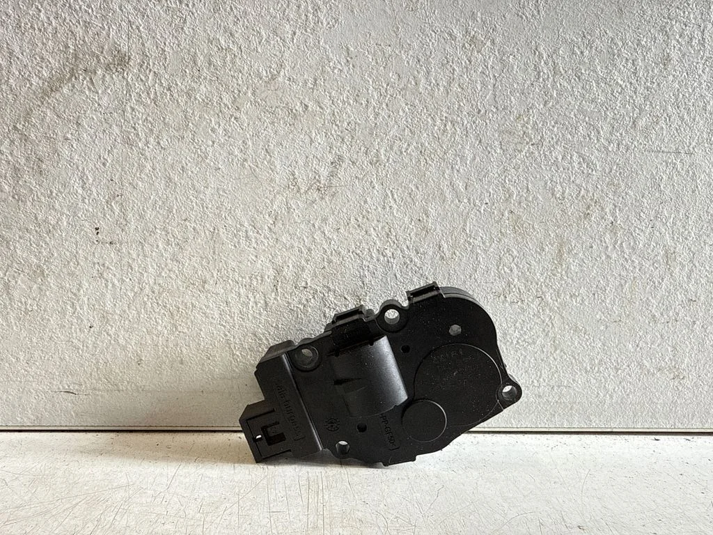 Gaisa aizvara motoriņš/aktuators 412650750