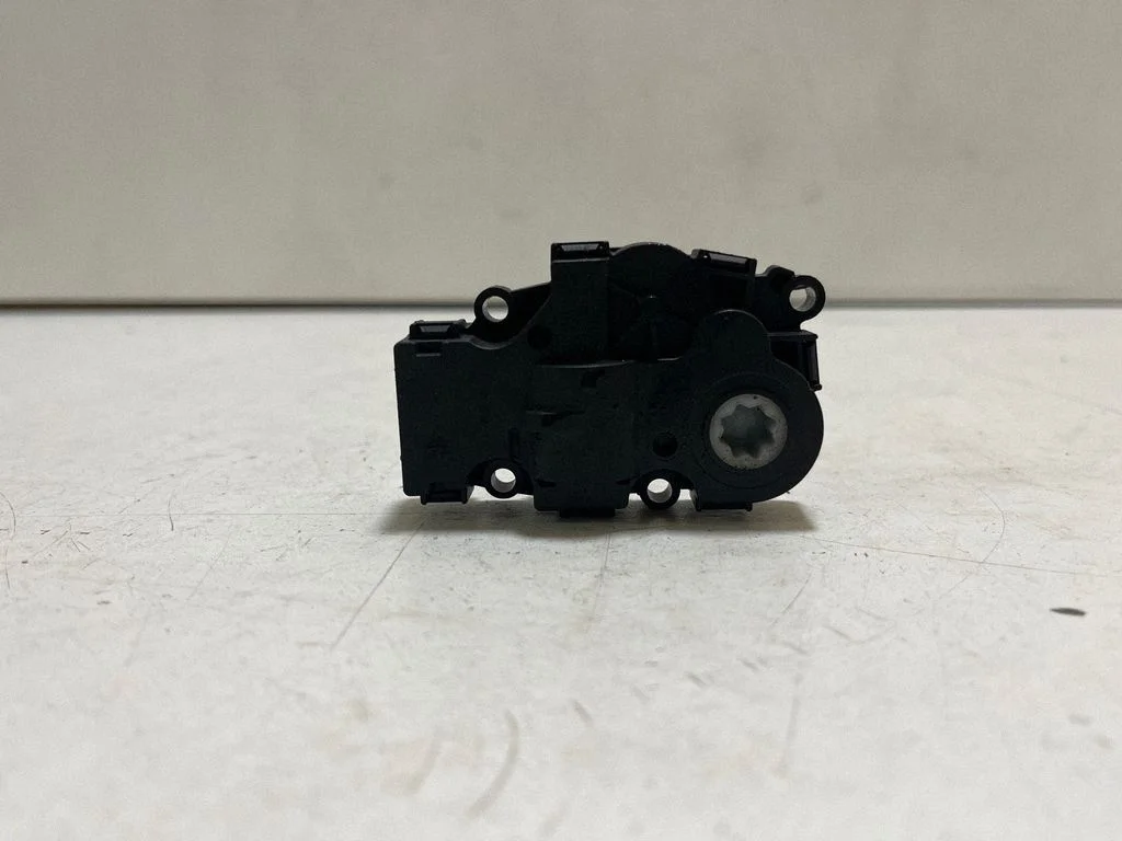 Gaisa aizvara motoriņš/aktuators T52579A