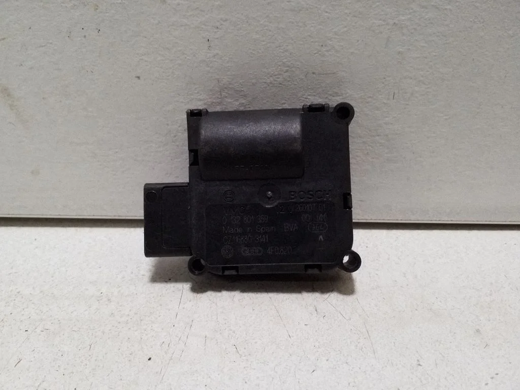 Gaisa aizvara motoriņš/aktuators 0132801359