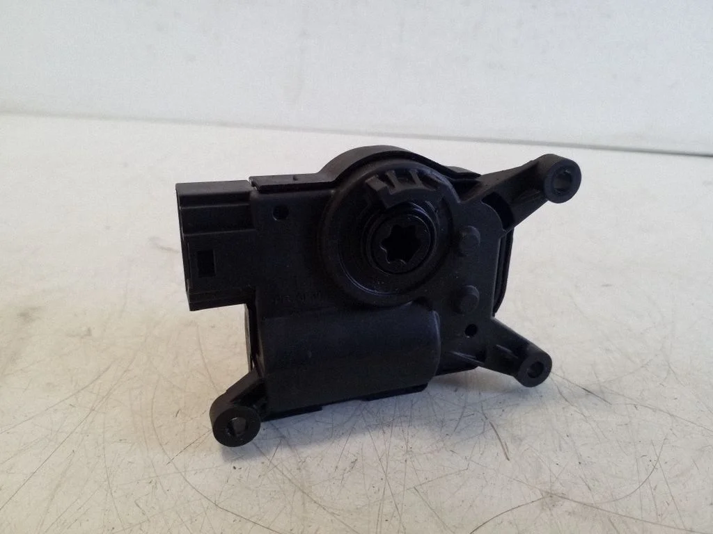 Air flap motor/actuator 2Q0907511F