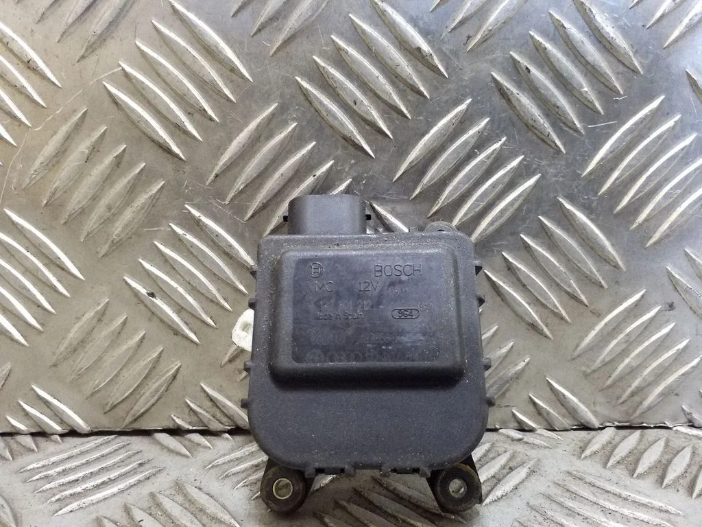 Gaisa aizvara motoriņš/aktuators 1J2907511D