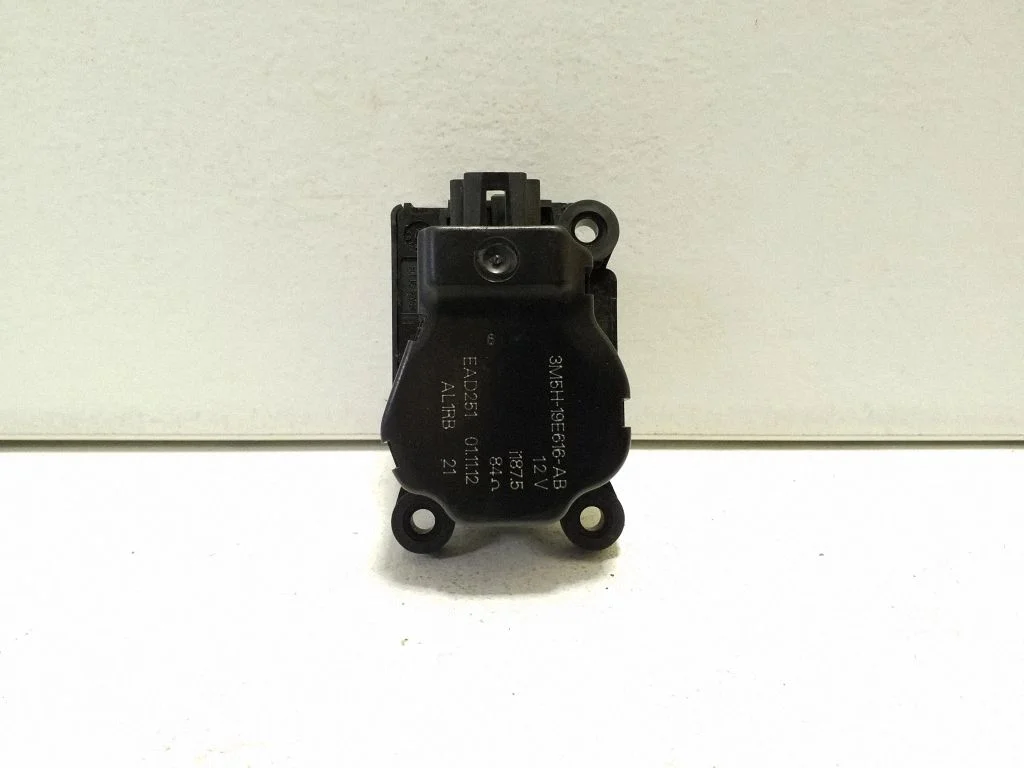 Gaisa aizvara motoriņš/aktuators 3M5H19E616AB