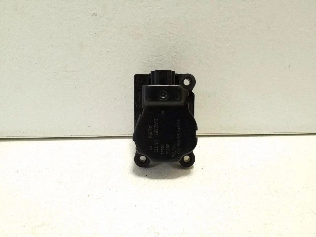 Gaisa aizvara motoriņš/aktuators 3M5H19E616AB