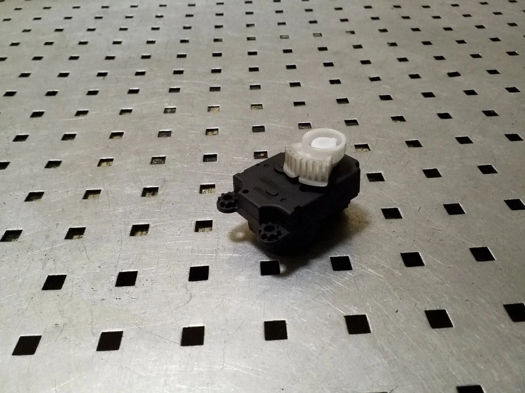 Air flap motor/actuator – Renault Master III (2010-2024)