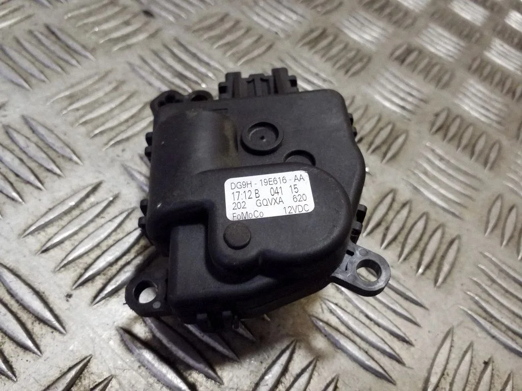 Air flap motor/actuator DG9H19E616AA