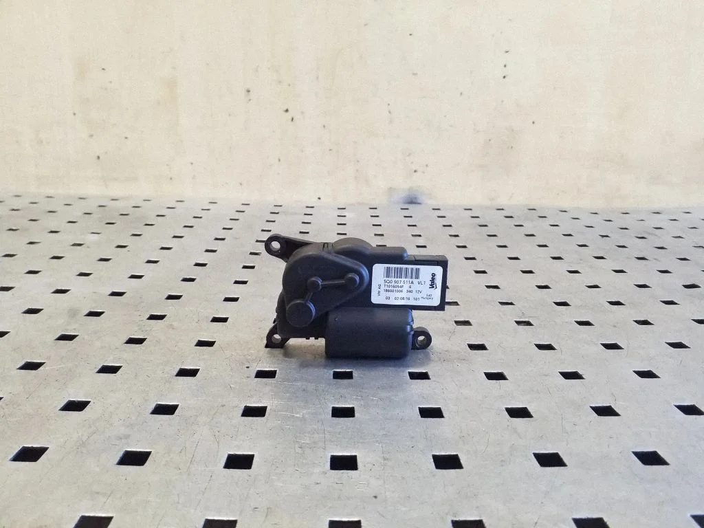 Air flap motor/actuator 5Q0907511A