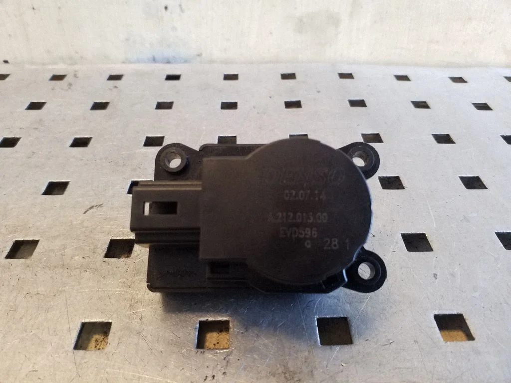 Air flap motor/actuator A21201300 – Citroen C4 Grand Picasso (2013-2018)