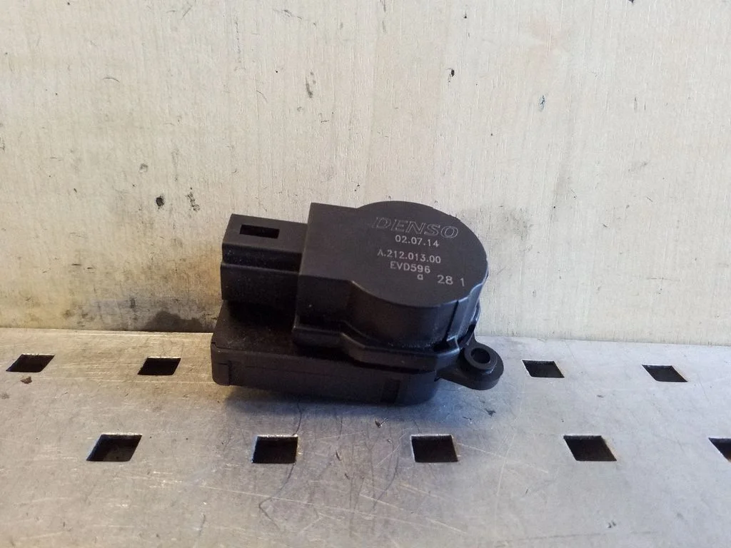 Air flap motor/actuator A21201300 – Citroen C4 Grand Picasso (2013-2018)