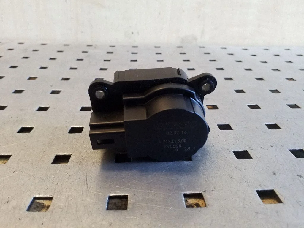 Air flap motor/actuator A21201300 – Citroen C4 Grand Picasso (2013-2018)