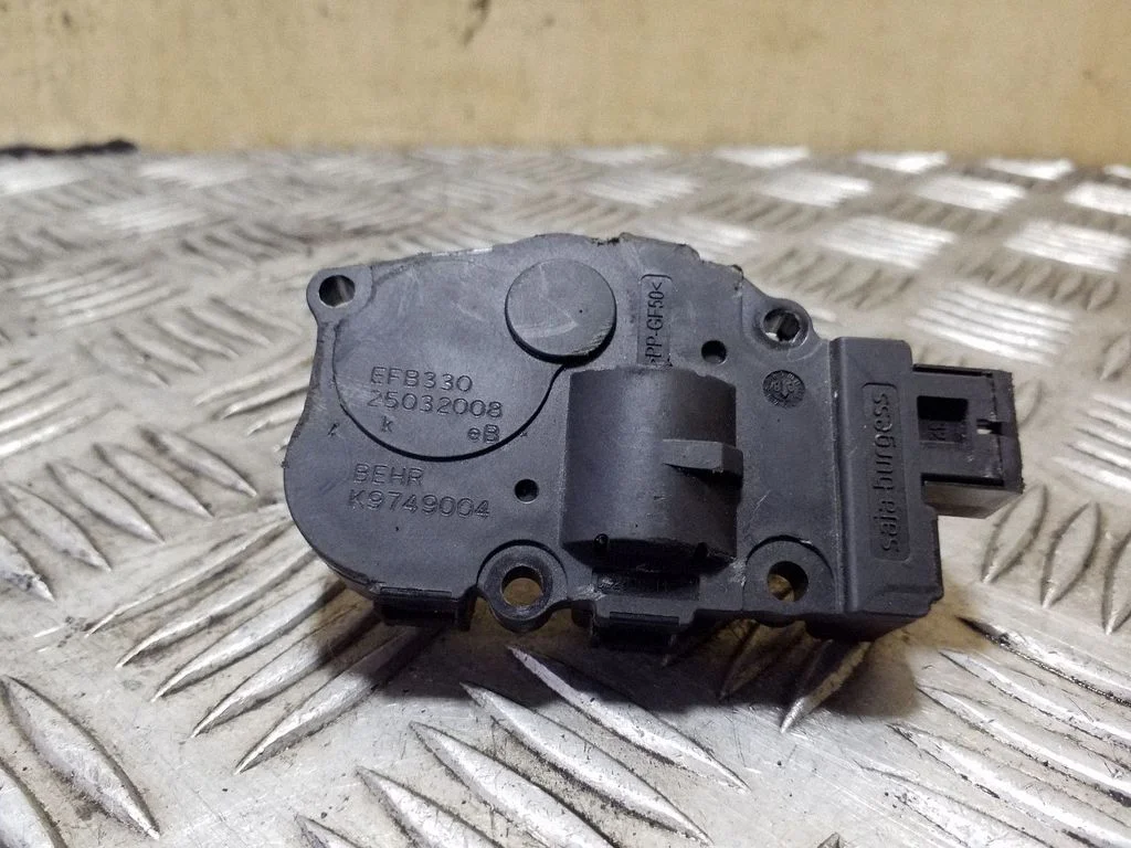 Silniczek klapki nawiewu EFB330