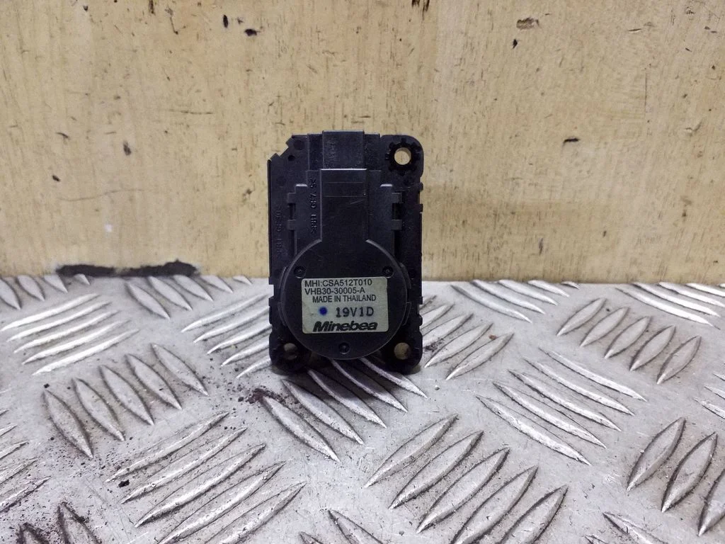 Silniczek klapki nawiewu CSA512T010