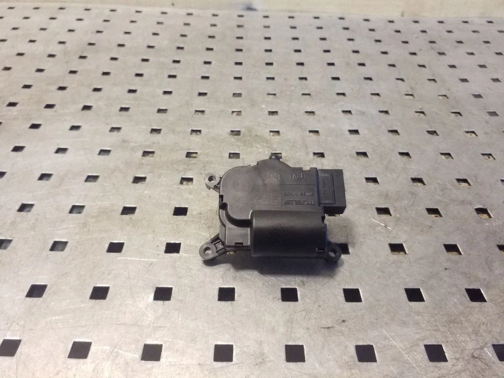 Air flap motor/actuator 52411483