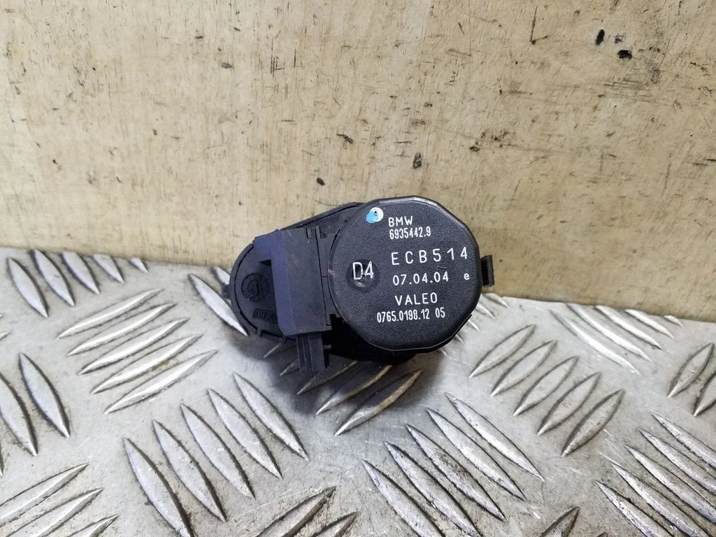 Air flap motor/actuator 6935442