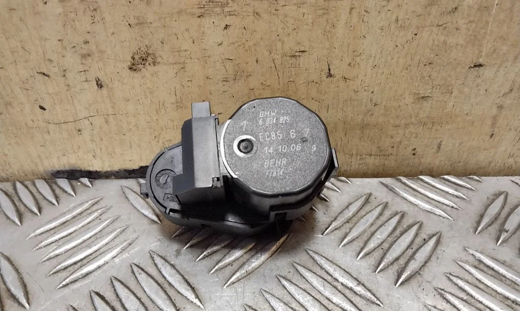 Air flap motor/actuator 6934825