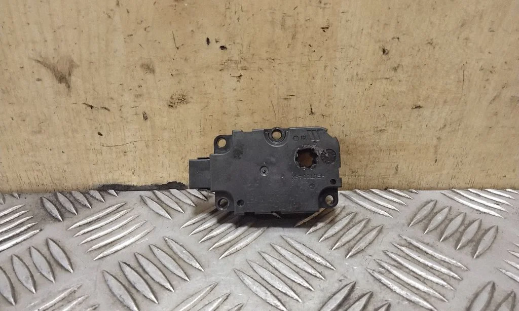 Air flap motor/actuator CZ1139300855ND8 – Audi A8 S8 D4 4H (2010-2016)