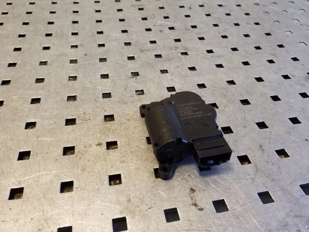 Air flap motor/actuator 5Q0907511K
