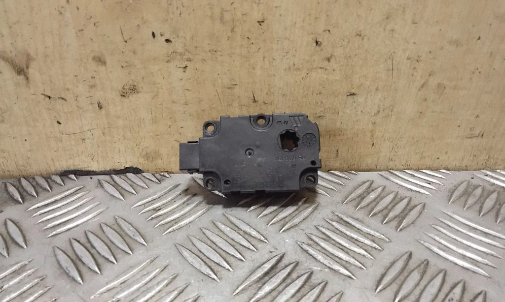 Air flap motor/actuator CZ1139300855ND8 – Audi A8 S8 D4 4H (2010-2016)
