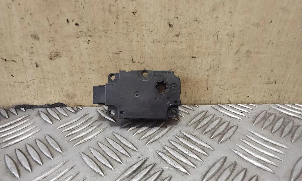 Air flap motor/actuator CZ1139300855ND8 – Audi A8 S8 D4 4H (2010-2016)