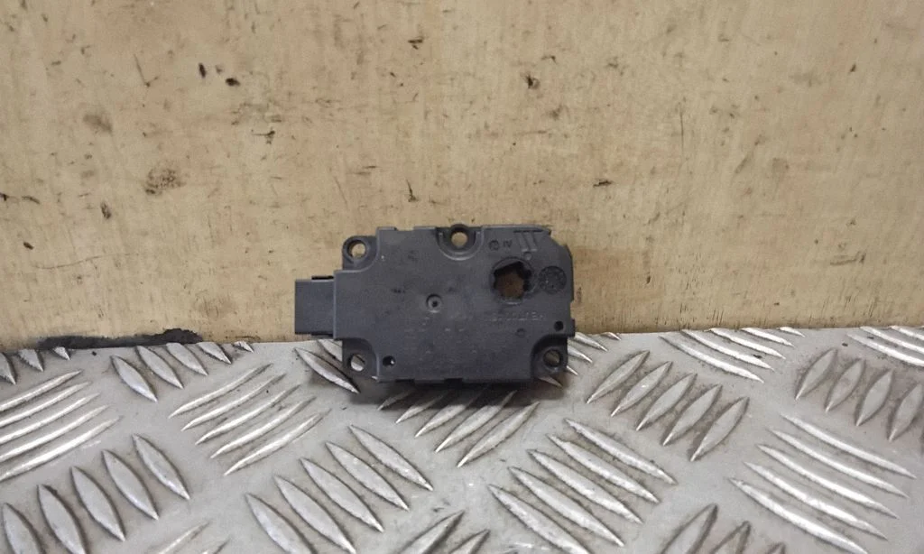 Air flap motor/actuator CZ1139300855ND8 – Audi A8 S8 D4 4H (2010-2016)