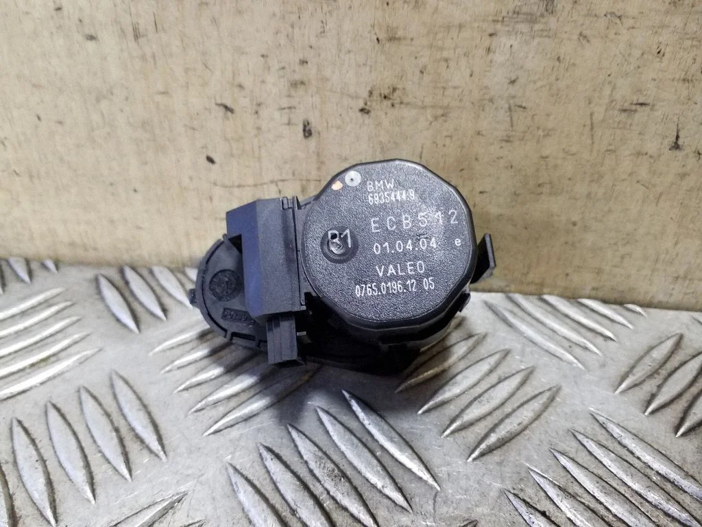Air flap motor/actuator 6935444