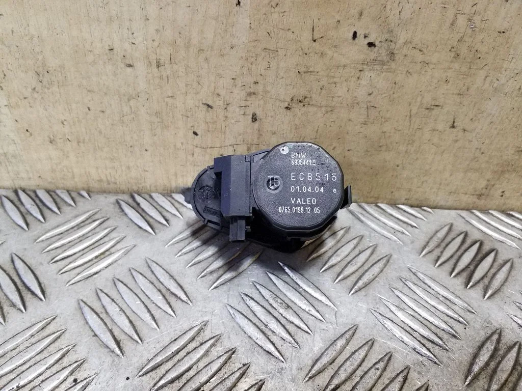 Air flap motor/actuator 6935441