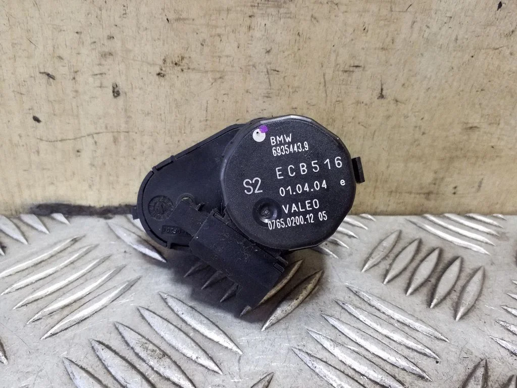 Air flap motor/actuator 6935443