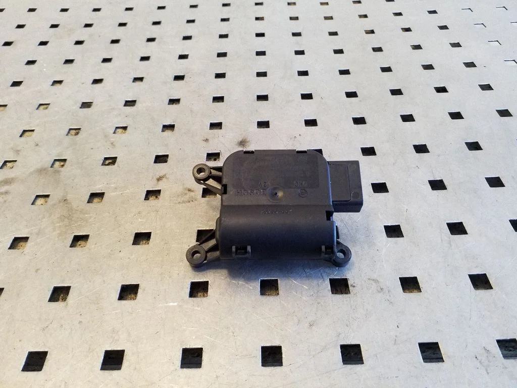 Air flap motor/actuator 0132801357