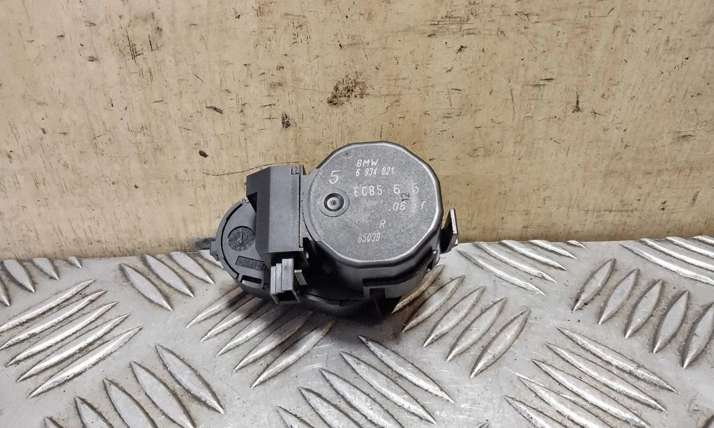 Air flap motor/actuator 6934821