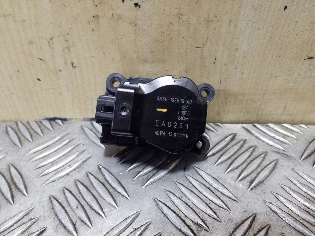 Silniczek klapki nawiewu 3M5H19E616AB