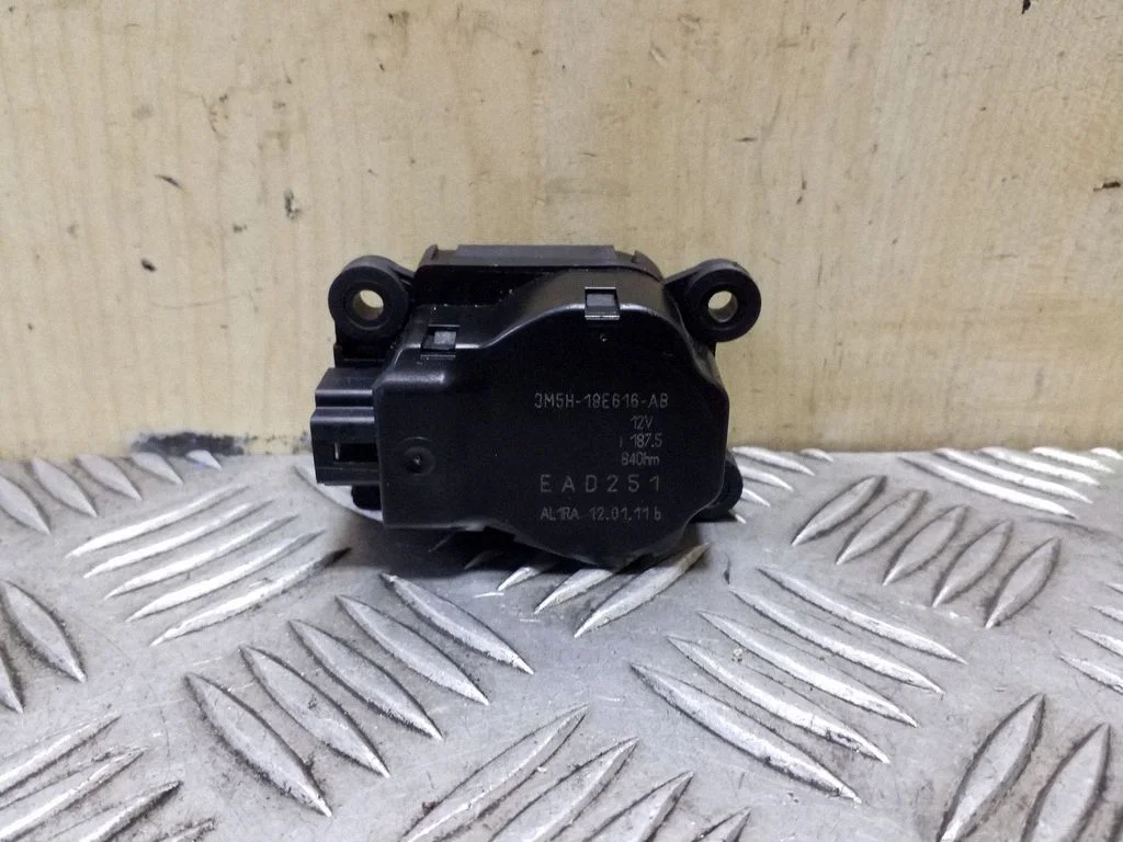 Silniczek klapki nawiewu 3M5H19E616AB