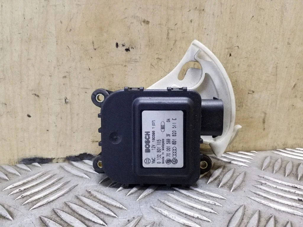 Gaisa aizvara motoriņš/aktuators 0132801115