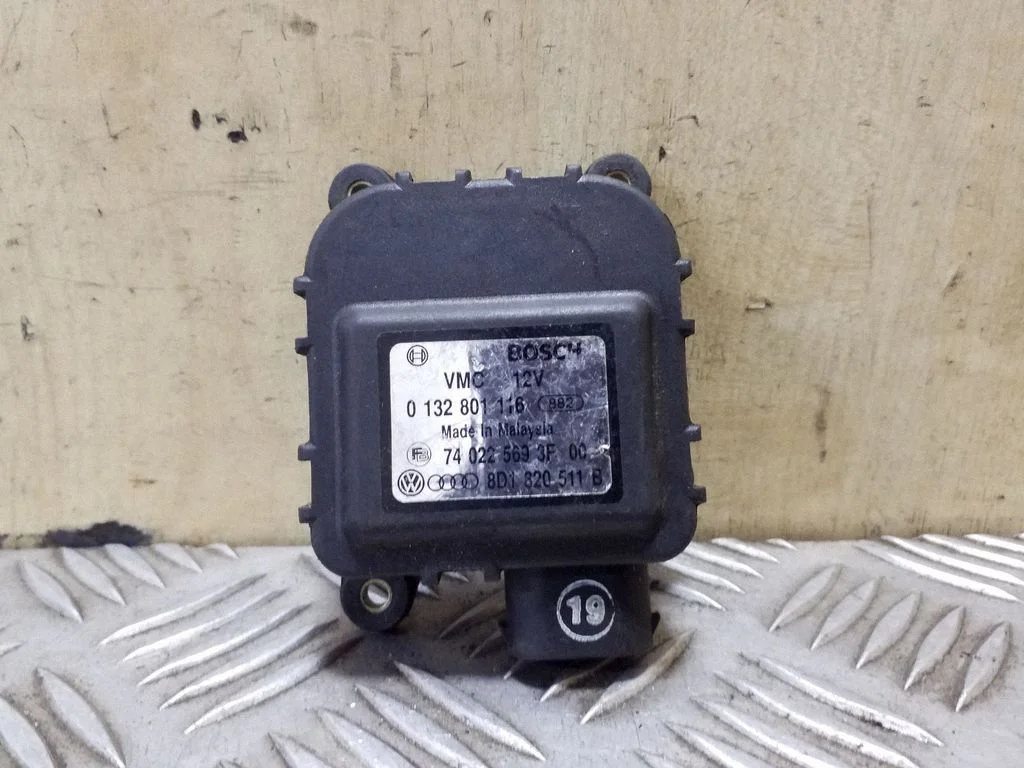 Gaisa aizvara motoriņš/aktuators 0132801116