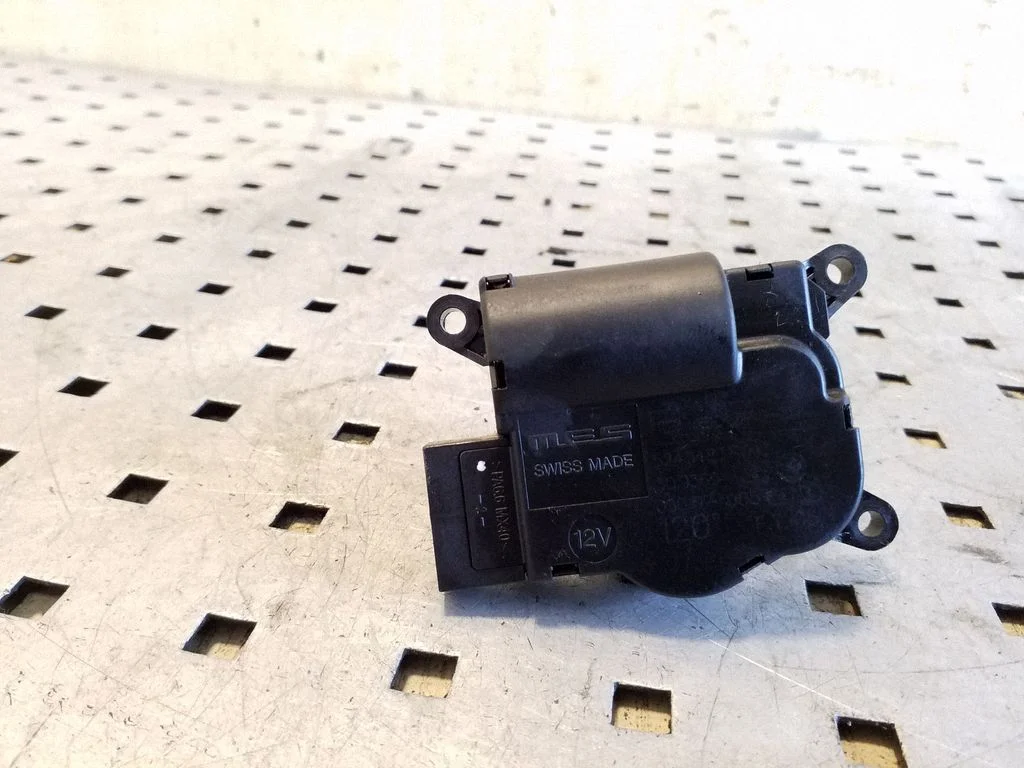 Õhuklapi mootor / ajam 52411483 – Audi Q7 4L (2005-2015)