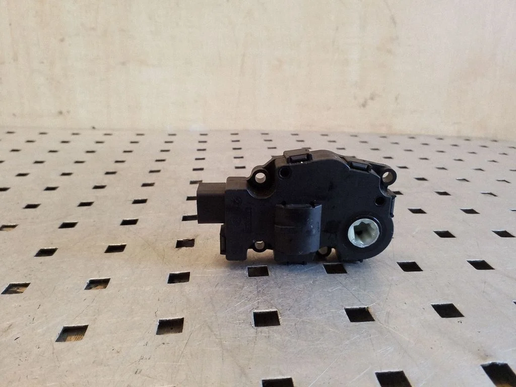 Gaisa aizvara motoriņš/aktuators 410475520