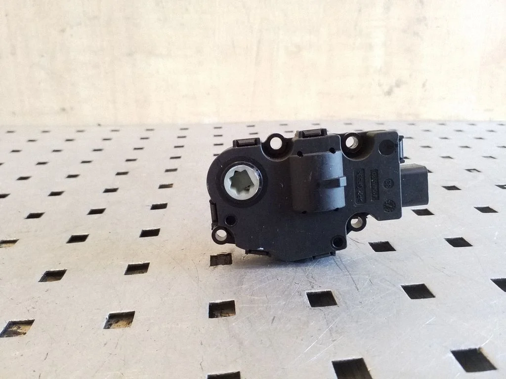 Gaisa aizvara motoriņš/aktuators 410475520