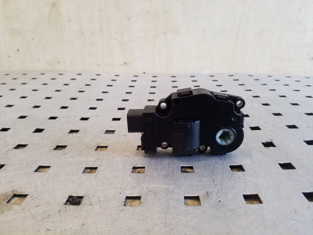 Gaisa aizvara motoriņš/aktuators 410475520