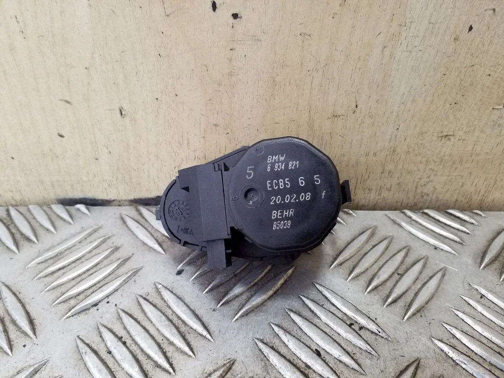 Air flap motor/actuator 6934821