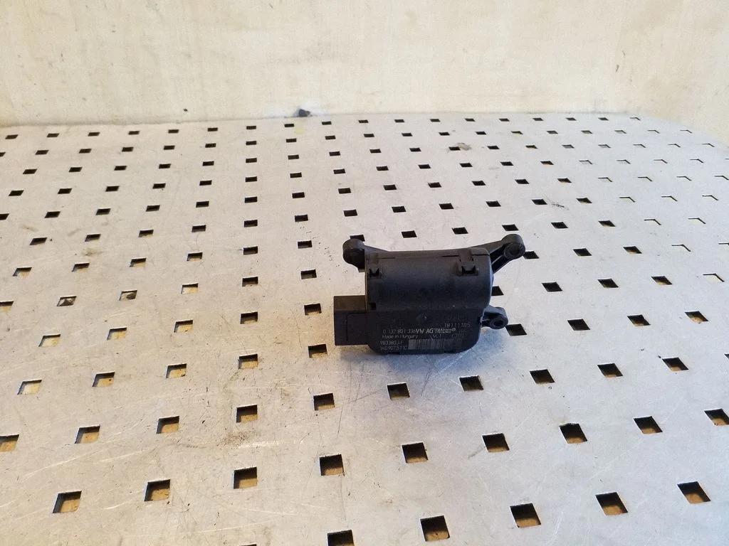 Air flap motor/actuator 1K0907511C