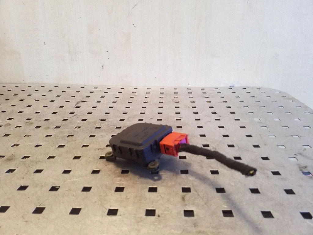 Air flap motor/actuator 8D1820511B