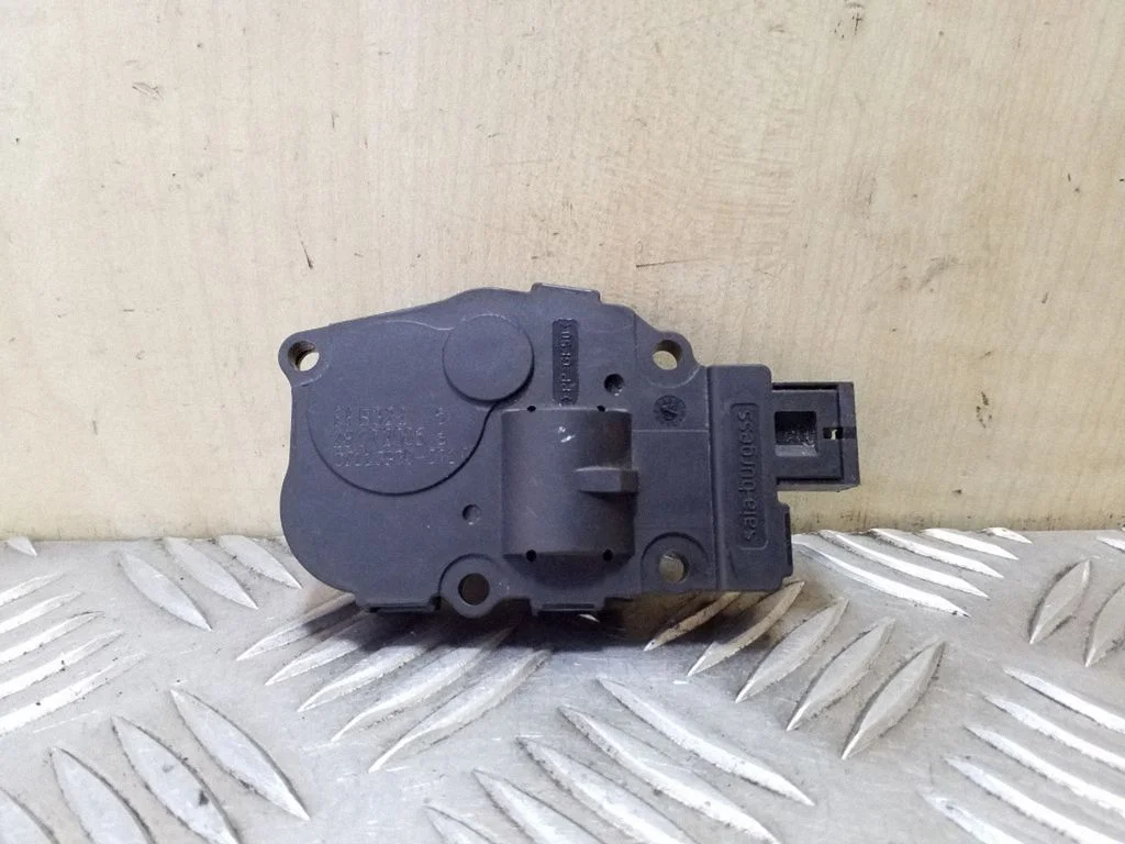 Gaisa aizvara motoriņš/aktuators CZ113930071