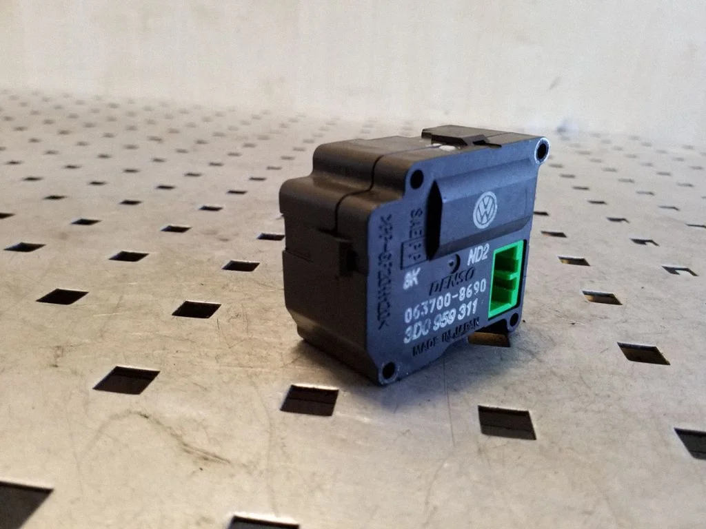 Air flap motor/actuator 3D0959311