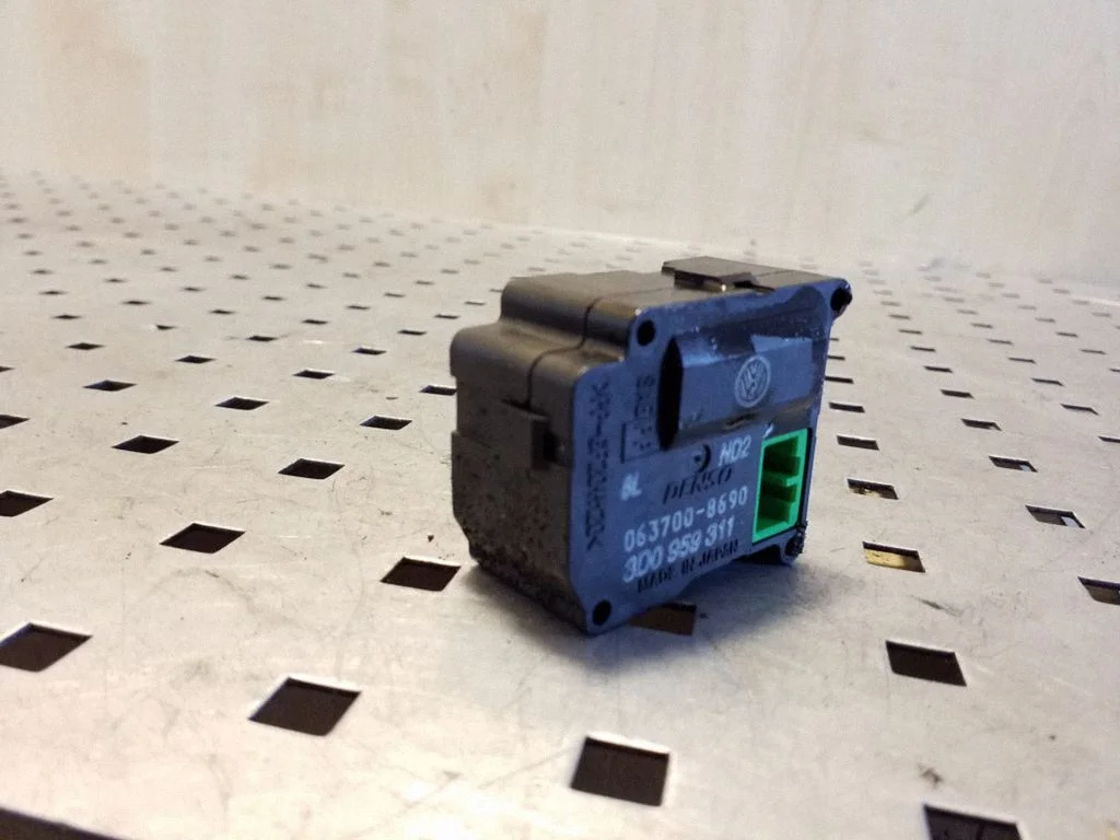 Air flap motor/actuator 3D0959311