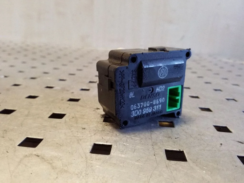 Air flap motor/actuator 3D0959311