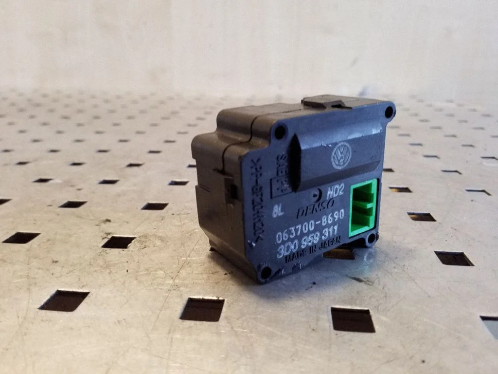 Air flap motor/actuator 3D0959311