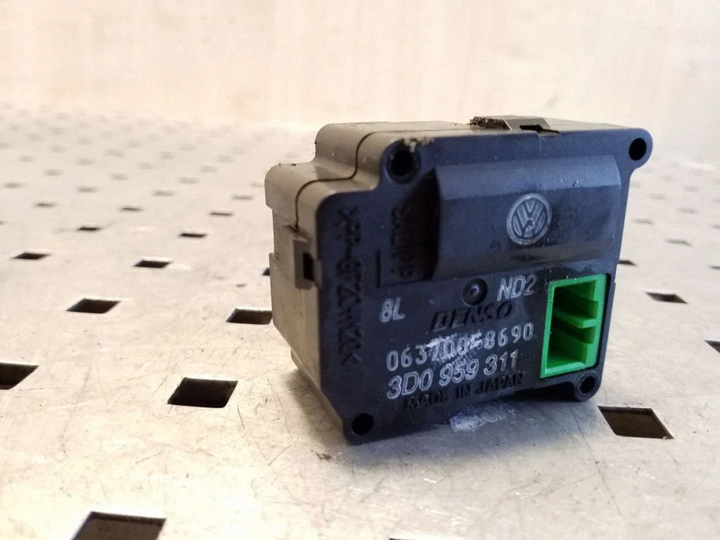 Air flap motor/actuator 3D0959311