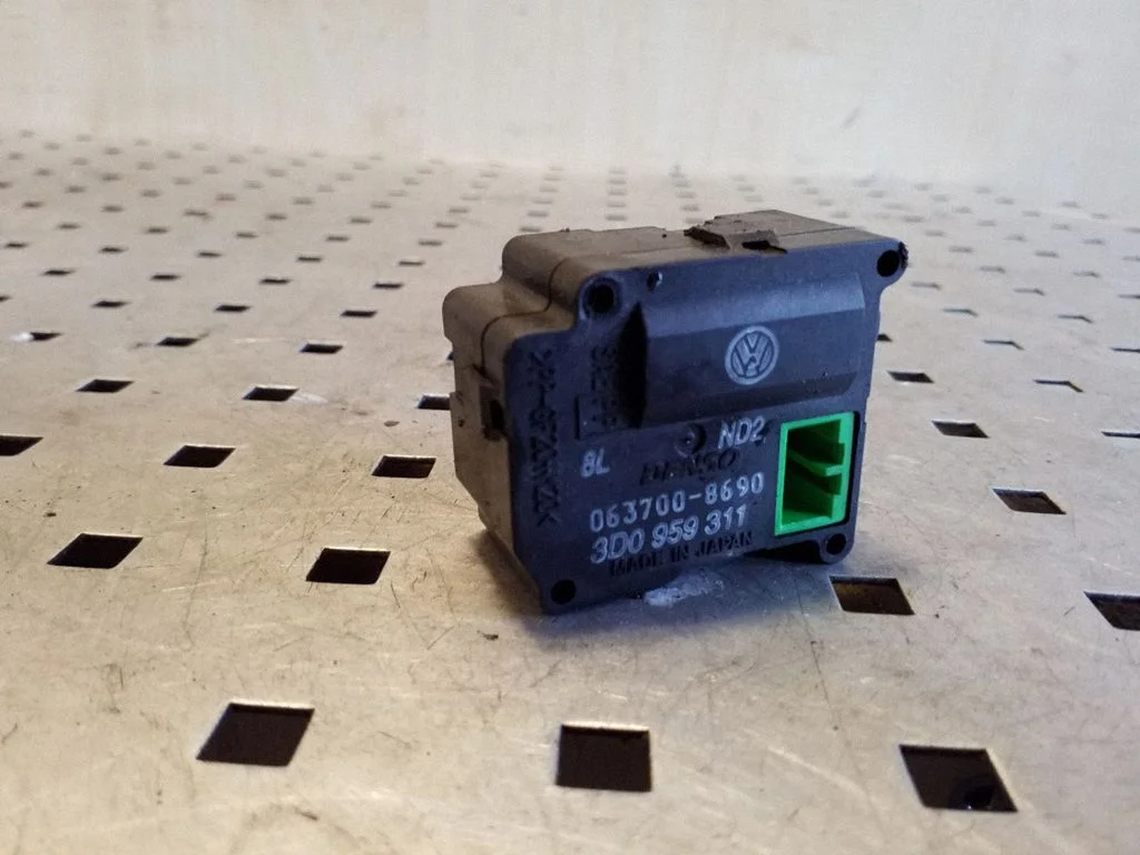 Air flap motor/actuator 3D0959311