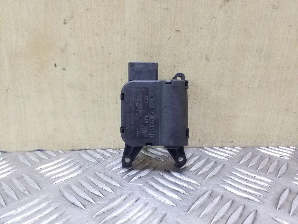 Air flap motor/actuator 8E2820511A