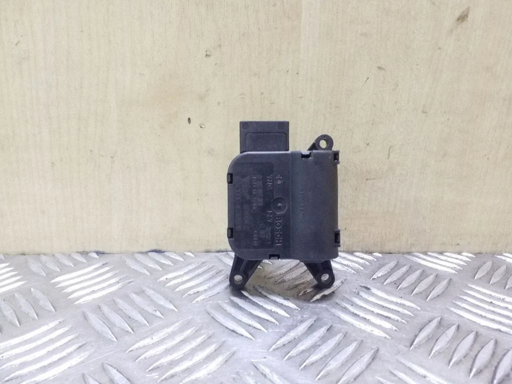 Air flap motor/actuator 8E2820511D